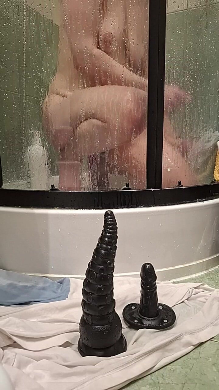Milifalcon: Jag TVättar Min Dildo Och Mig Själv Väldigt Noggrant