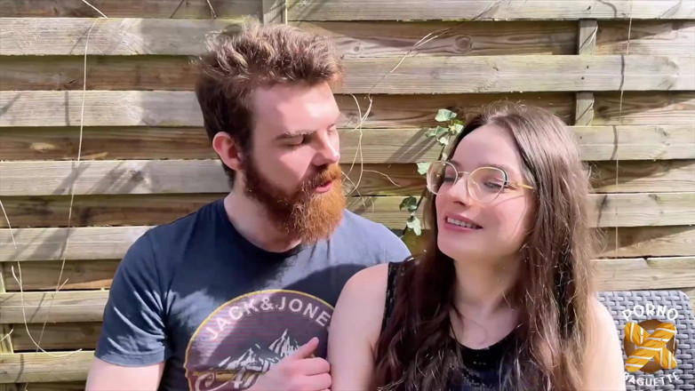 Porno Baguette: Katerina, la mora bollente, ama il quartetto