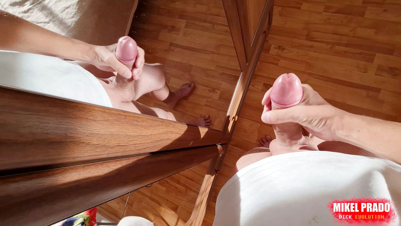 Mikel Prado: Plivat a třete se o sebe neobřezanými ptáky