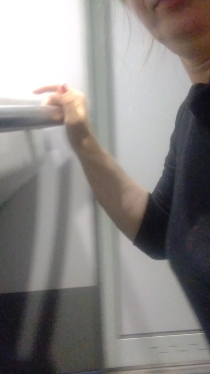 Naughty__Slave: Anale vuist, gapen, likken aan de vloer in het toilet...