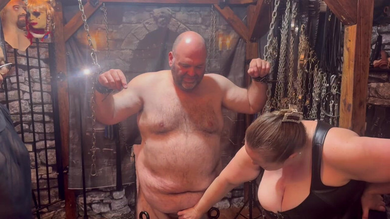 blackberrymilf: Lanisterbear Gets Put Back Into Ball Buster Part 2