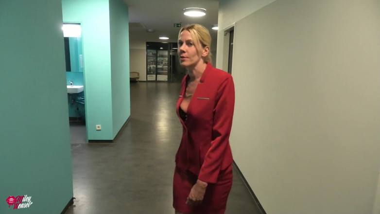 Miley Weasel: Blonde Office Slut Fucked in Company Toilet!!