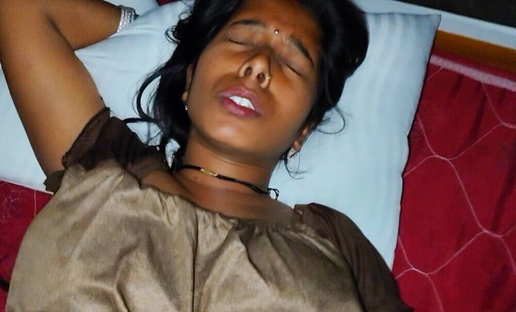 Premi pooja: Üvey kız kardeş seks