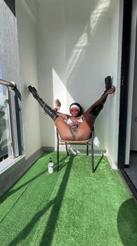 Ebony Thick Gets Gets a Squirting Orgasm