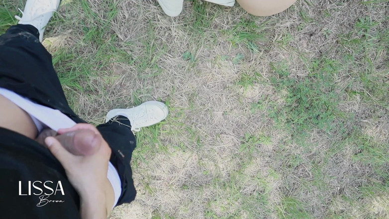 Lissa Brown: 私はペットで、主人を喜ばせる - おしっこ - 視点