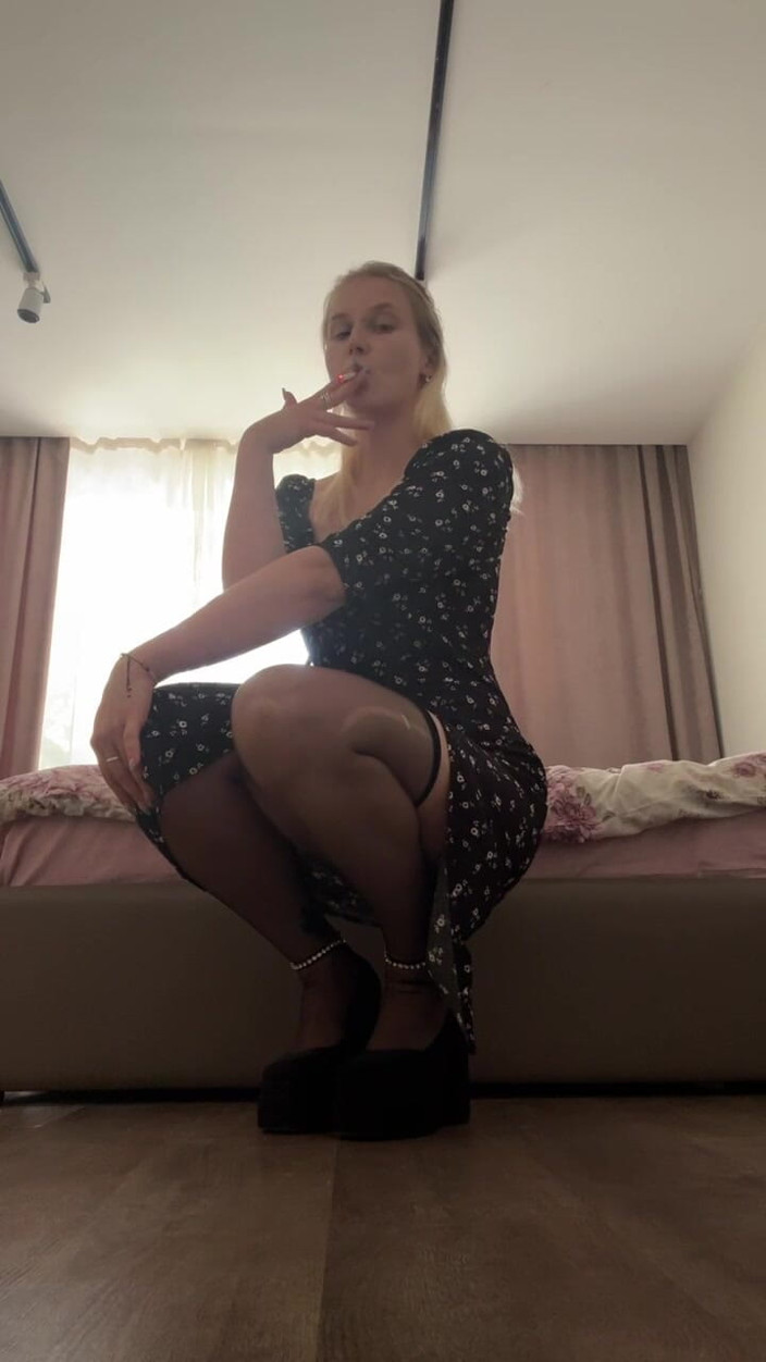 MertyXXX: A Giant Woman Wants to Sit on Your Face