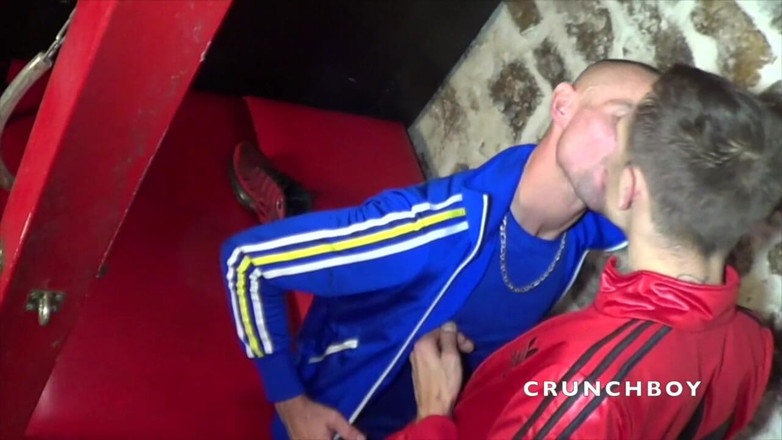 Sneaker gay: Джордан і Романтік трахаються без презерватива в спортивному одязі