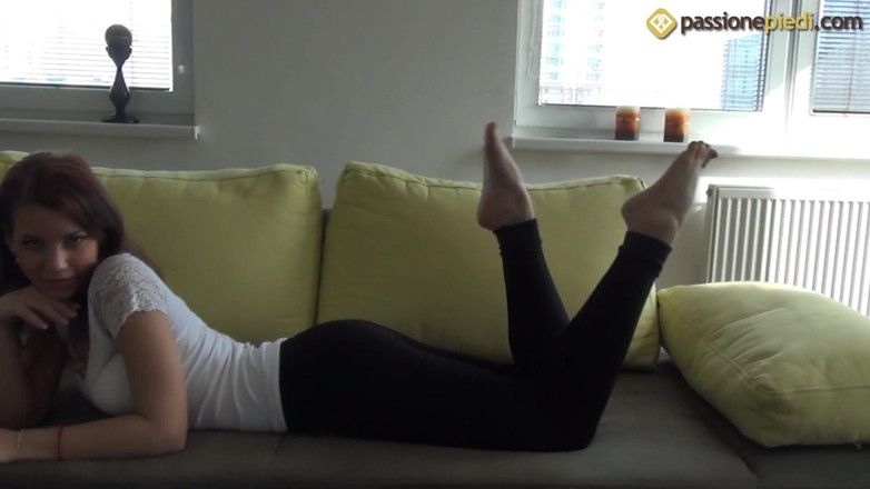 Foot Fetish HD: Angela, beautiful brunette teen plays with her feet