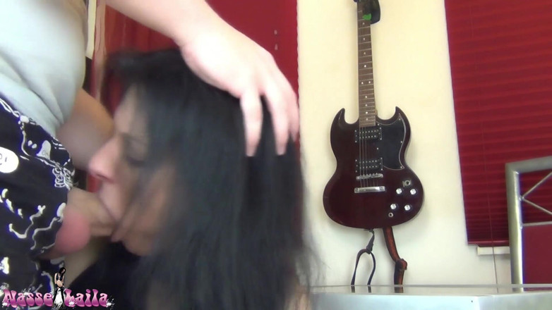 Laila Banx: Taken advantage by the pervert landlord!!!