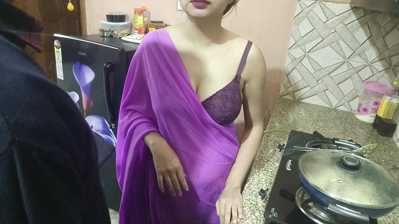 Hornycouple149: Une belle-mère desi indienne surprend son beau-fils vivek pour son...