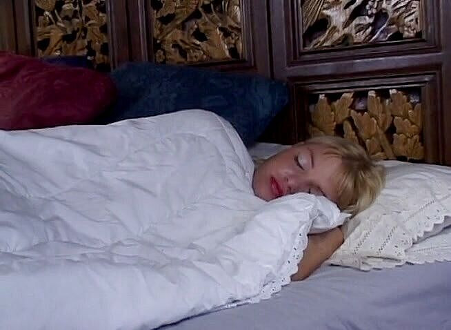 Lesbo Tube: Nádherné lesbické teenagerky dildují kundičky po 69 póze