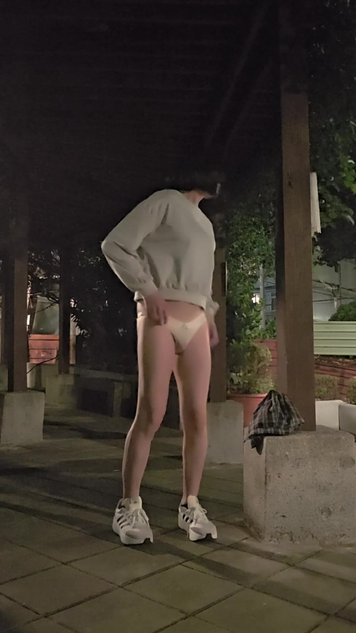 Taiwancdgirl: パンティに射精してから着る