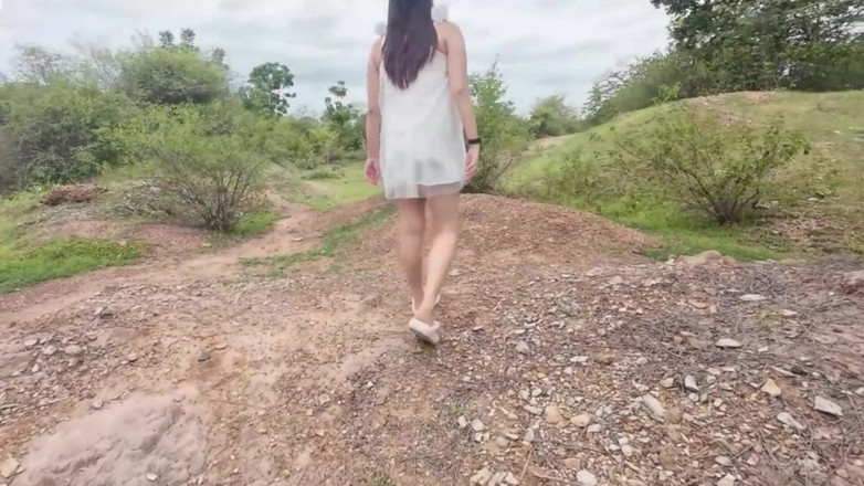 RealThaiSolo: Gadis Thailand lagi asik masturbasi di hutan thai di luar...