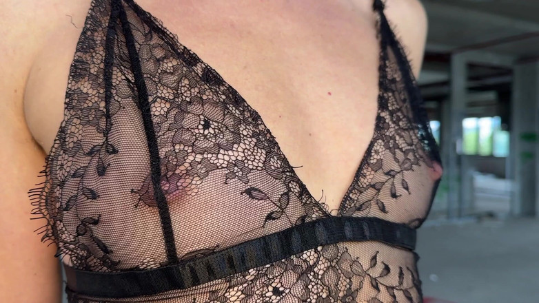 DINA LIGHT: Arbusto a calvo: mi edificio abandonado se afeita