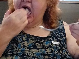 BBW nurse Vicki adventures with friends: Blueberry Crepes and Creme Yummy
