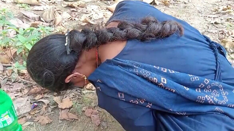 RadhaDevi: Làng Desi Bhabhi Injoy trong rừng