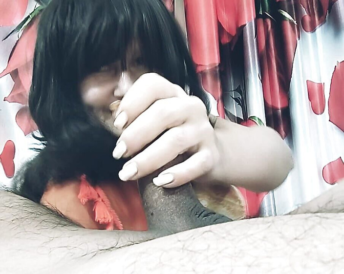 Bolly Karma: Lütfen büyük yarağını ağzıma sok