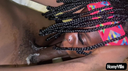 HornyVille: 내 자지를 프로 발정난 마누라에게 따먹어