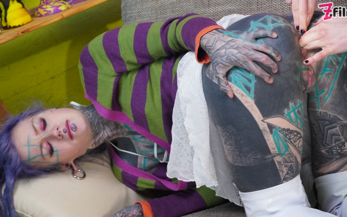 Anuskatzz: Extreme Anal Fisting Sessions for Tattooed Chick