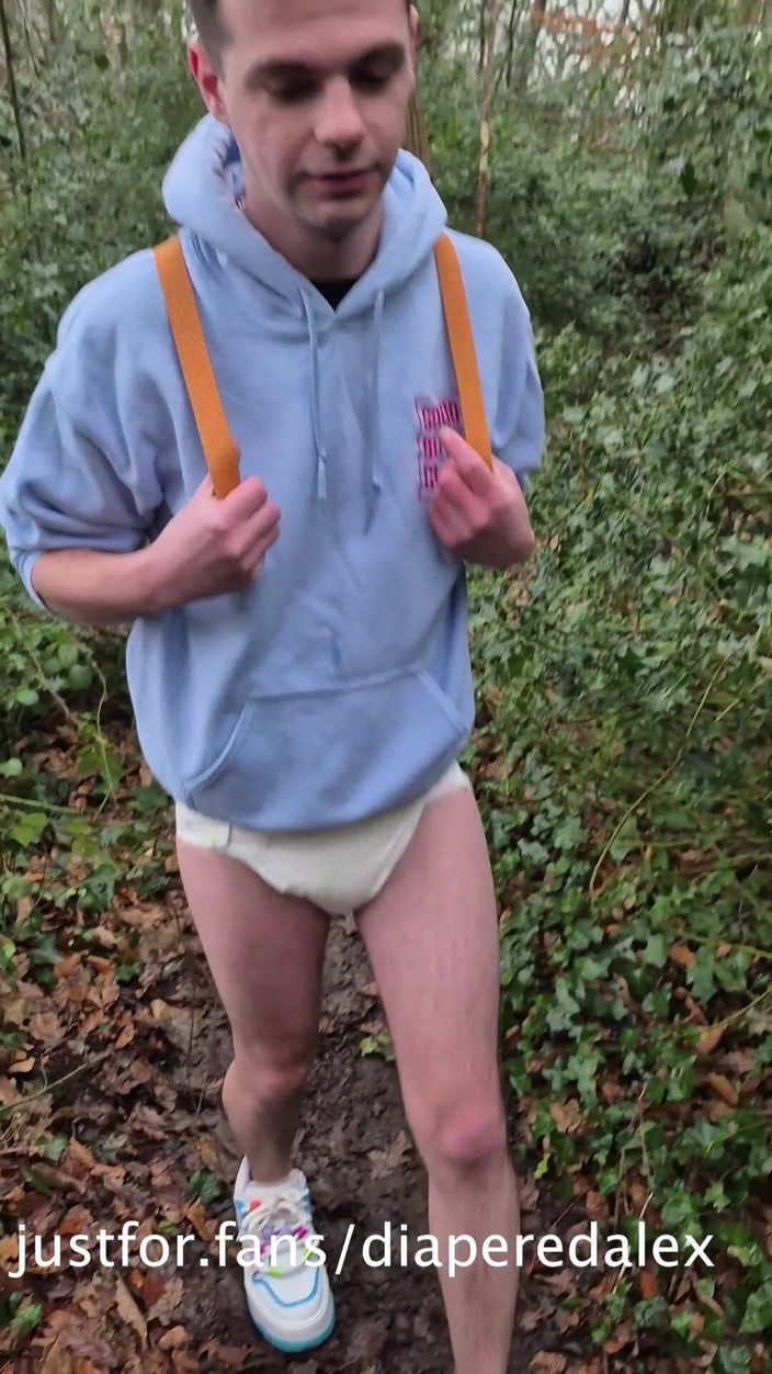 Kinky Alex: Прогулка на улице