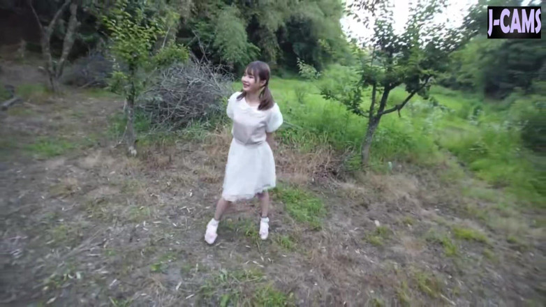 J-Cams: Outdoor Tease. Mischievous Girl and Controlled Release Part3