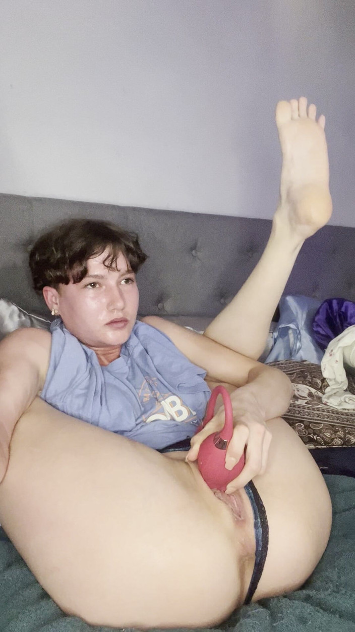 AhanuReed: मेरे बॉयफ्रेंड के बगल में फुहार छोड़ना