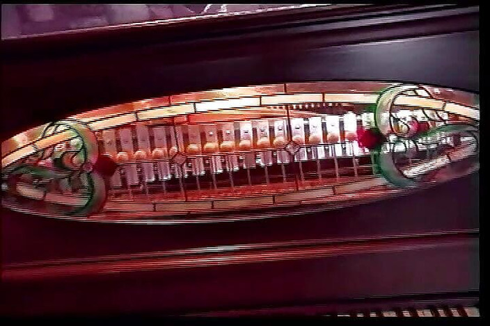 Perv Milfs n Teens: Німецький лисий хлопець трахає латиноамериканку в її охочу піхву