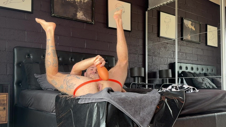 davidedpxxx: Smutsig solo session: intensiv själv fisting och Xxl Plug Play