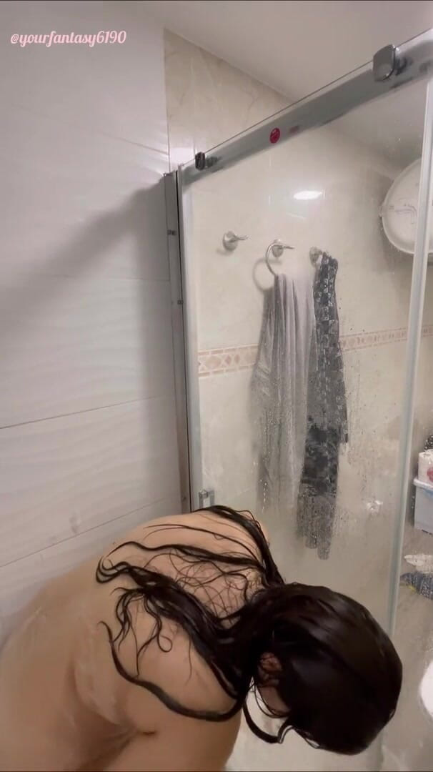 Your fantasy studio: Showering and shaving