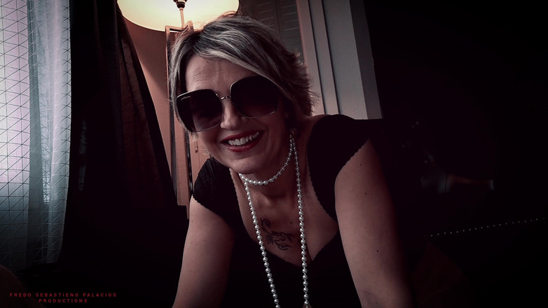 Karina S Palacios - Fredo Sebastieno Palacios: Děvka vysává koule až do poslední kapky spermatu - celé video.