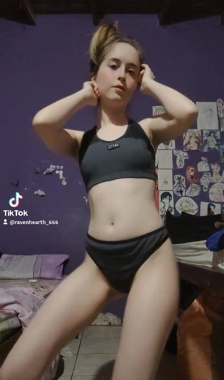 RavenHearth666VIP: Cum at My Twerking Ass