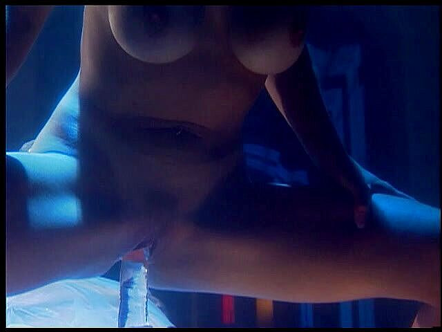 CBD Media: Tettona MILF adoratrice di cazzo masturbazione da sola