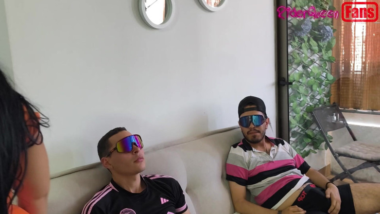 Riderqueen: Stiefmutter Theesome Mfm 2 Stiefsohn - video für fans