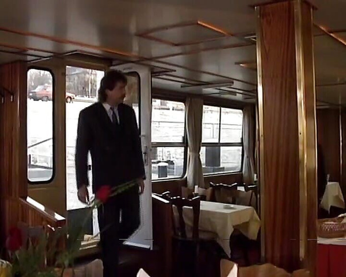 Enjoy German porn: Trois salopes allemandes incroyables se font baiser par deux bites...