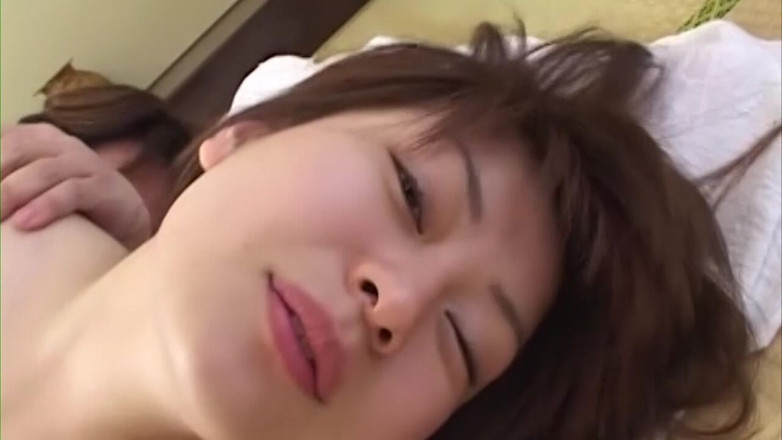 JapaneseAmateur: Young Asian Wife Takes Deep Strokes and Facial