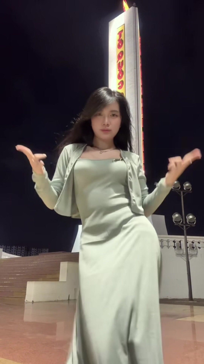 Qi Queen: Ikuti Fanclub untuk menonton video-video bagus yang akan segera hadir!
