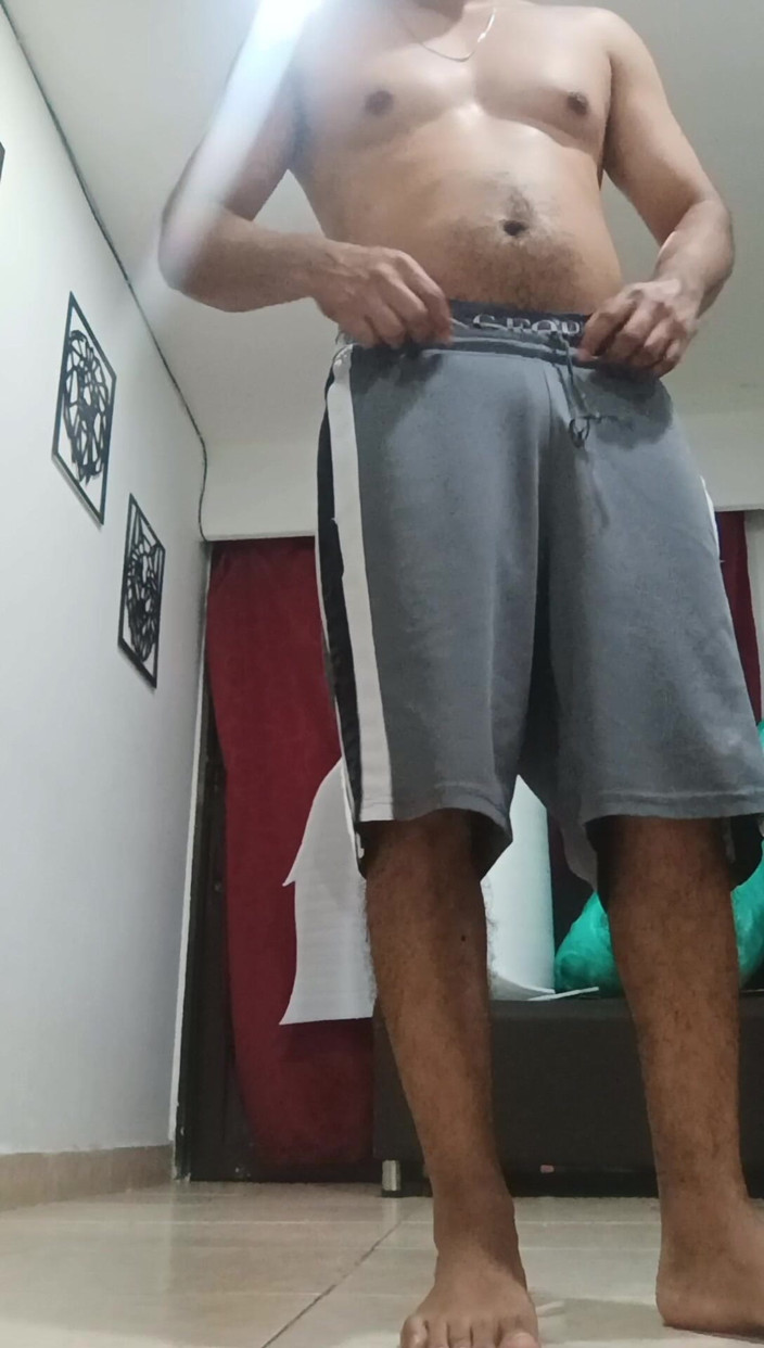 Tommhot: Sexy Hairy Latino Exercising at Home