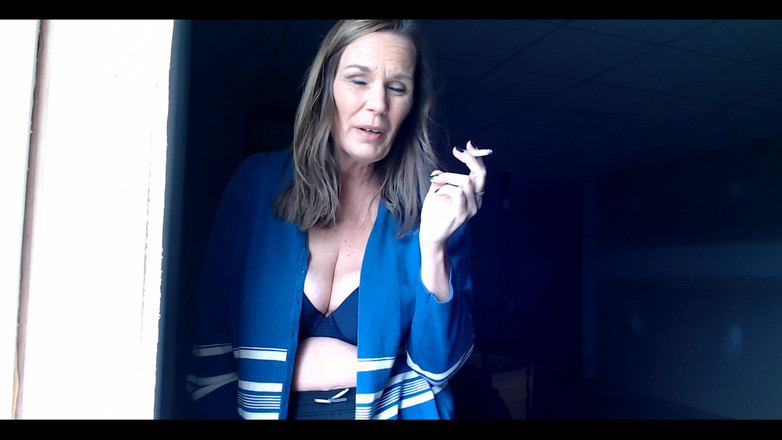 KimitheMilfMommy: Fumar - instrucciones de paja