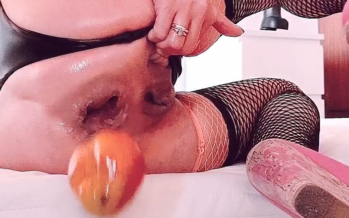 Black Orchid: Một quả lê được sinh ra