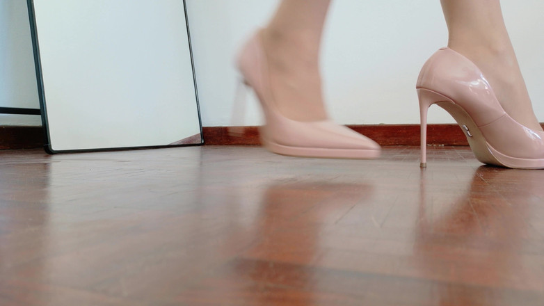 Kinky Lyrical: Highheel Asmr - Point Stilettos