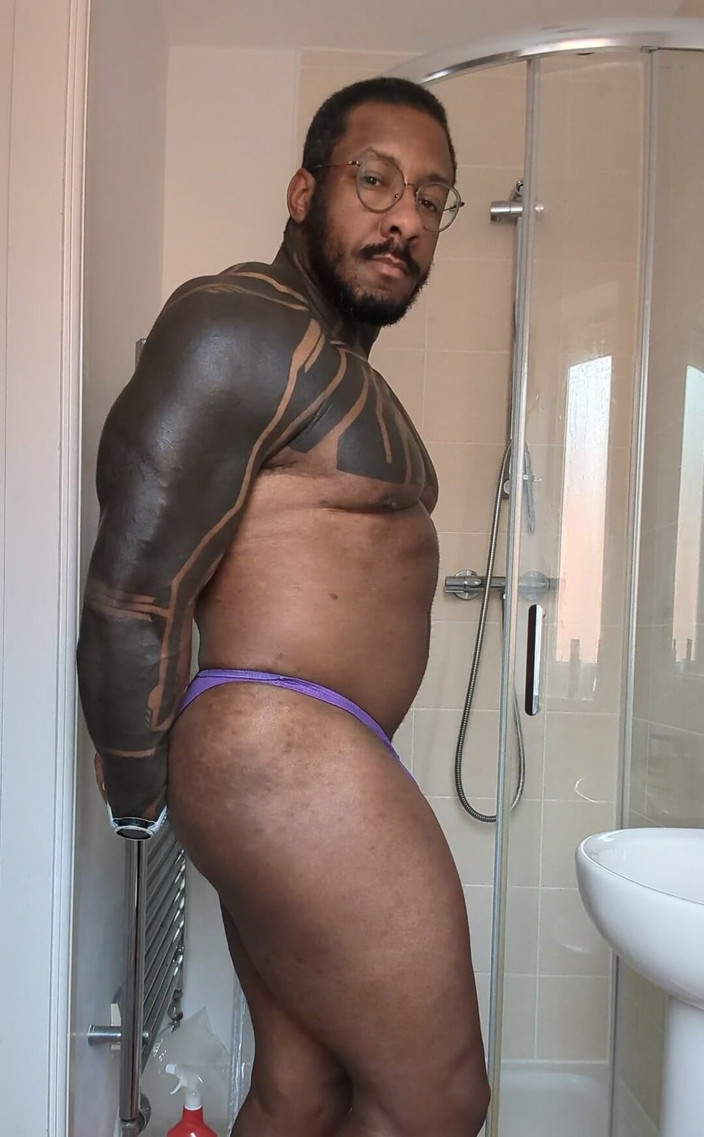 Amadeus: コーチのポーズを取る。アマデウス・モード