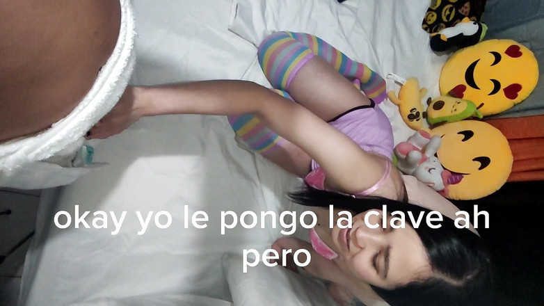 Crisanto999: 내 이웃은 그녀가 원하는 것을 얻기 위해 무엇이든하는 더러운 소녀.