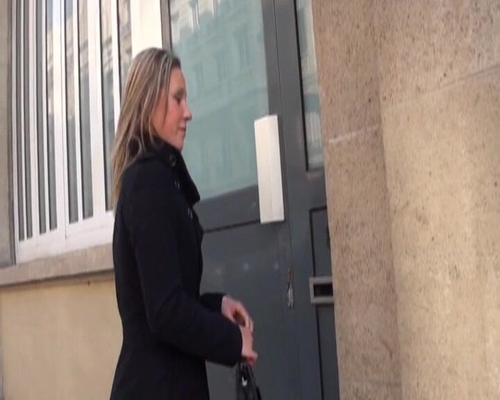 Videos Francaises: 프로처럼 낯선 놈과 섹스하는 고급 프랑스 인형