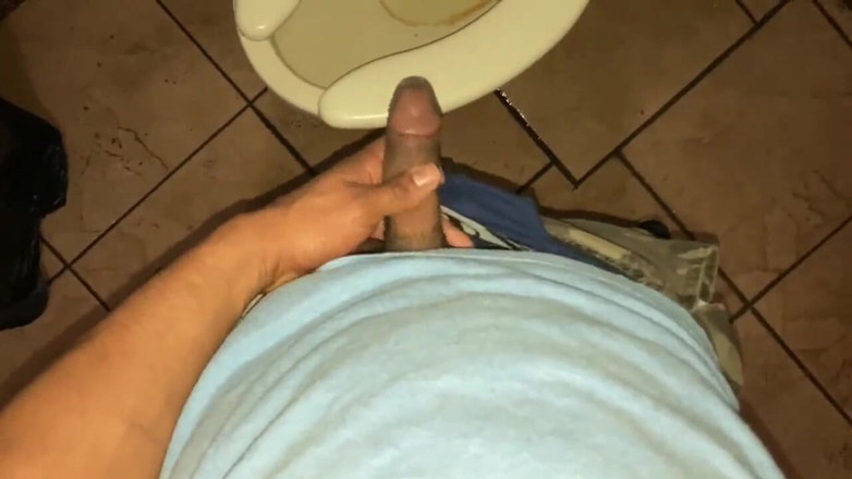 Xooshua (xblue18): あなたのマンコに熱い小便と激しい射精をしたい