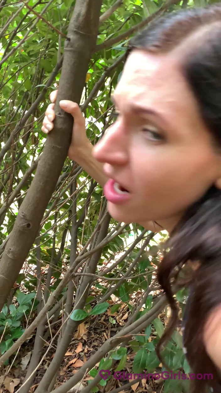 Glamino Girls: Glamino Girls Eight - část 1 Lina Arian Joy si užívá sexy v...