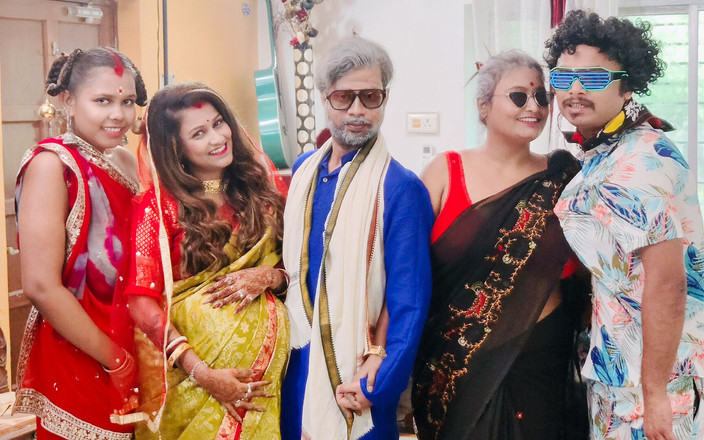 Cine Flix Media: Il vecchio suocero dà il suo sperma a più donne