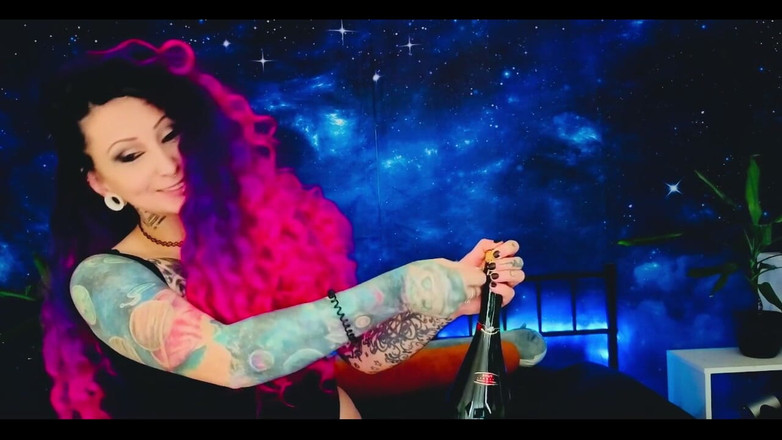 Marta Katze: Момент мяу из моего траха на день рождения