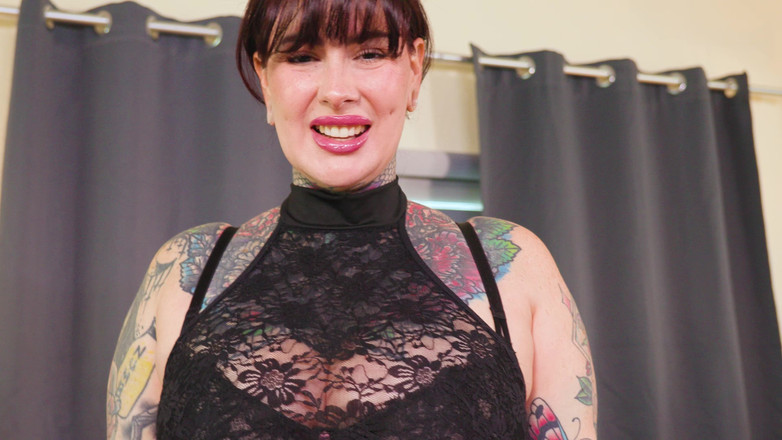 Feet On Demand: Castità per mio marito, BBC per me