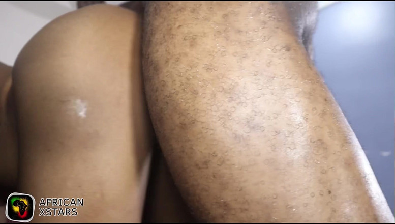 African Xstars: Gorący namiętny seks na kanapie z wieloma orgazmami