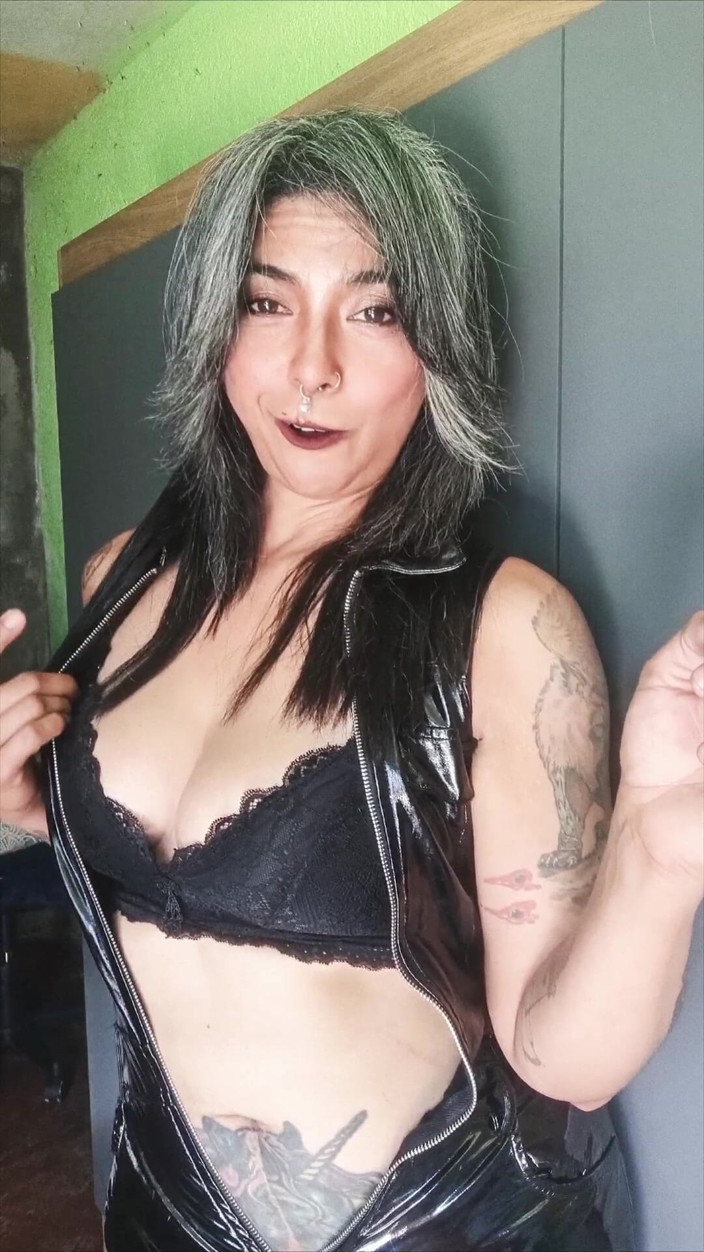 Casia Castro: Human Ashtray - Hold My Ashes in Your Mouth and Swallow...